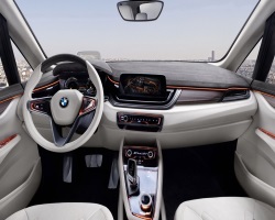 Первая серия BMW получит передний привод