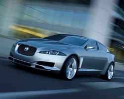 Jaguar вывела на тесты новое поколение седана XF 